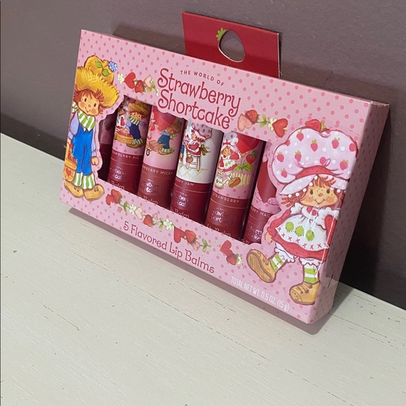 Strawberry Shortcake Flavored Lip Balms - 5 Piece - Picture 3 of 5